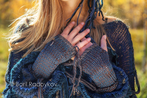 fingerless glove with fringe